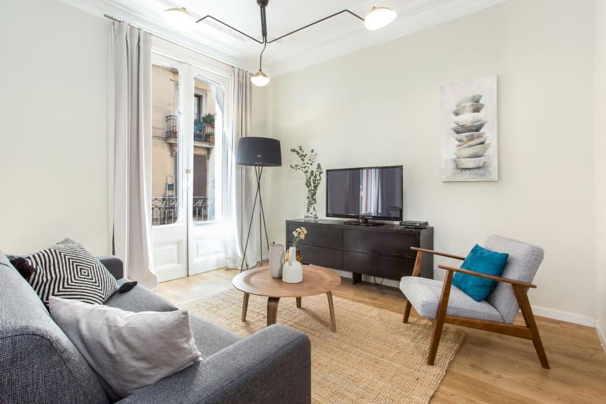4bedroom With Balcony In Ramblas 1 1 Apartament Barcelona