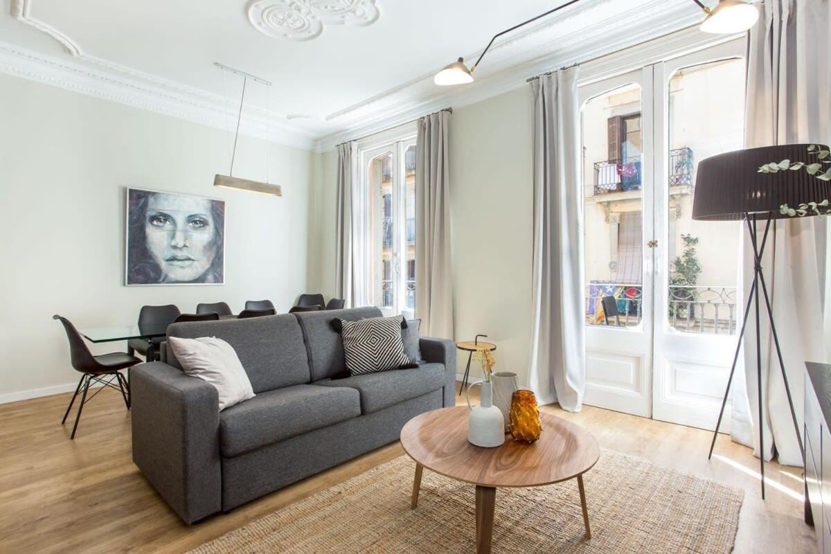 4bedroom With Balcony In Ramblas 1 1 Apartament Barcelona