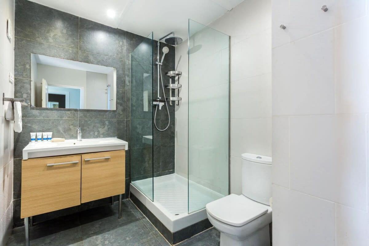 4bedroom With Balcony In Ramblas 1 1 Apartament