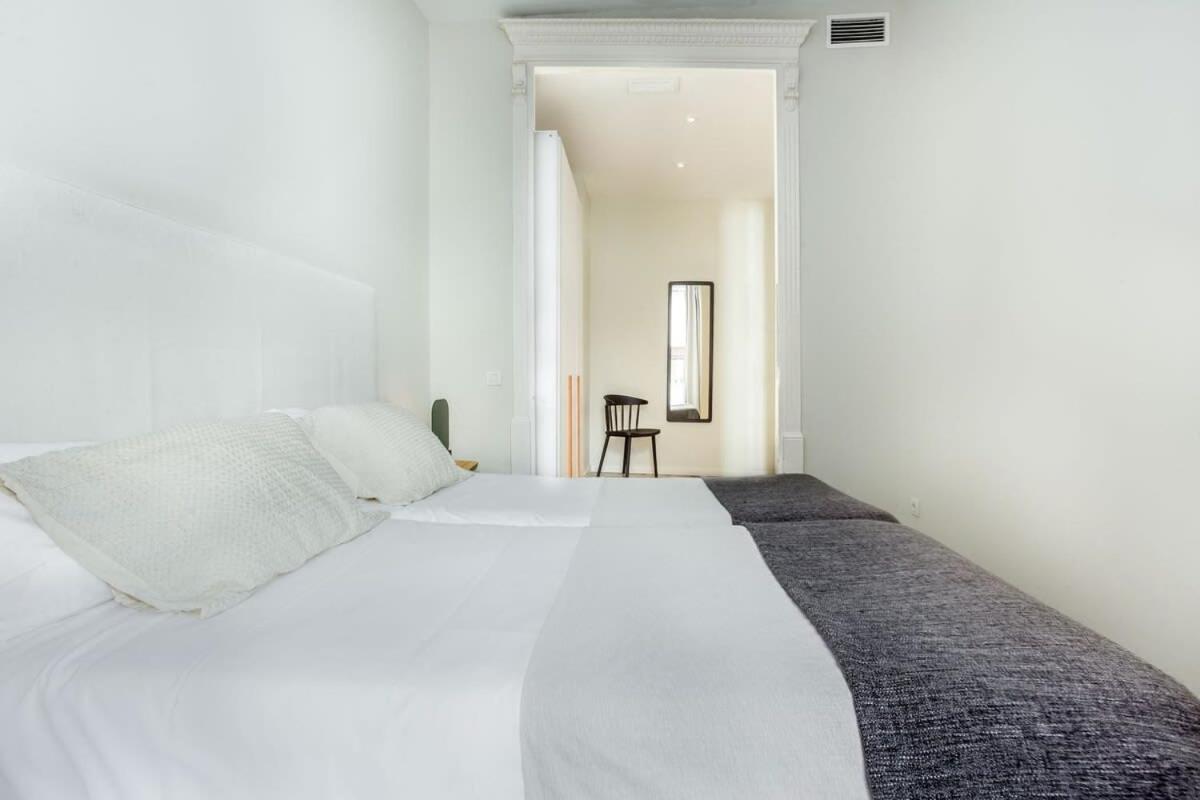 4bedroom With Balcony In Ramblas 1 1 Apartament *