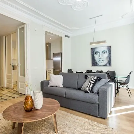 4Bedroom Apart With Balcony In Las Ramblas 1 1 Barcelona Zewnętrze zdjęcie